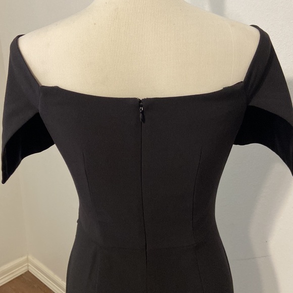 Black Elegant Vince Camuto on/off Shoulder Formal Gown with Rouging - Picture 4 of 6